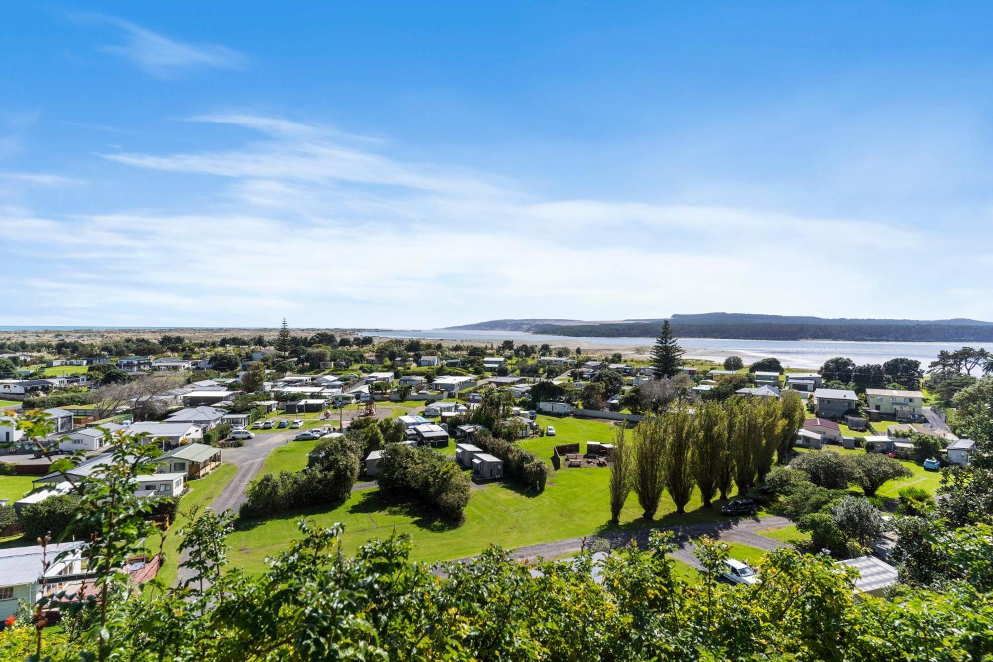 Port Waikato Holiday Park Εξωτερικό φωτογραφία