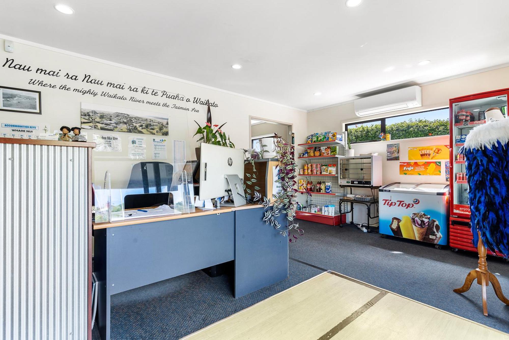 Port Waikato Holiday Park Εξωτερικό φωτογραφία