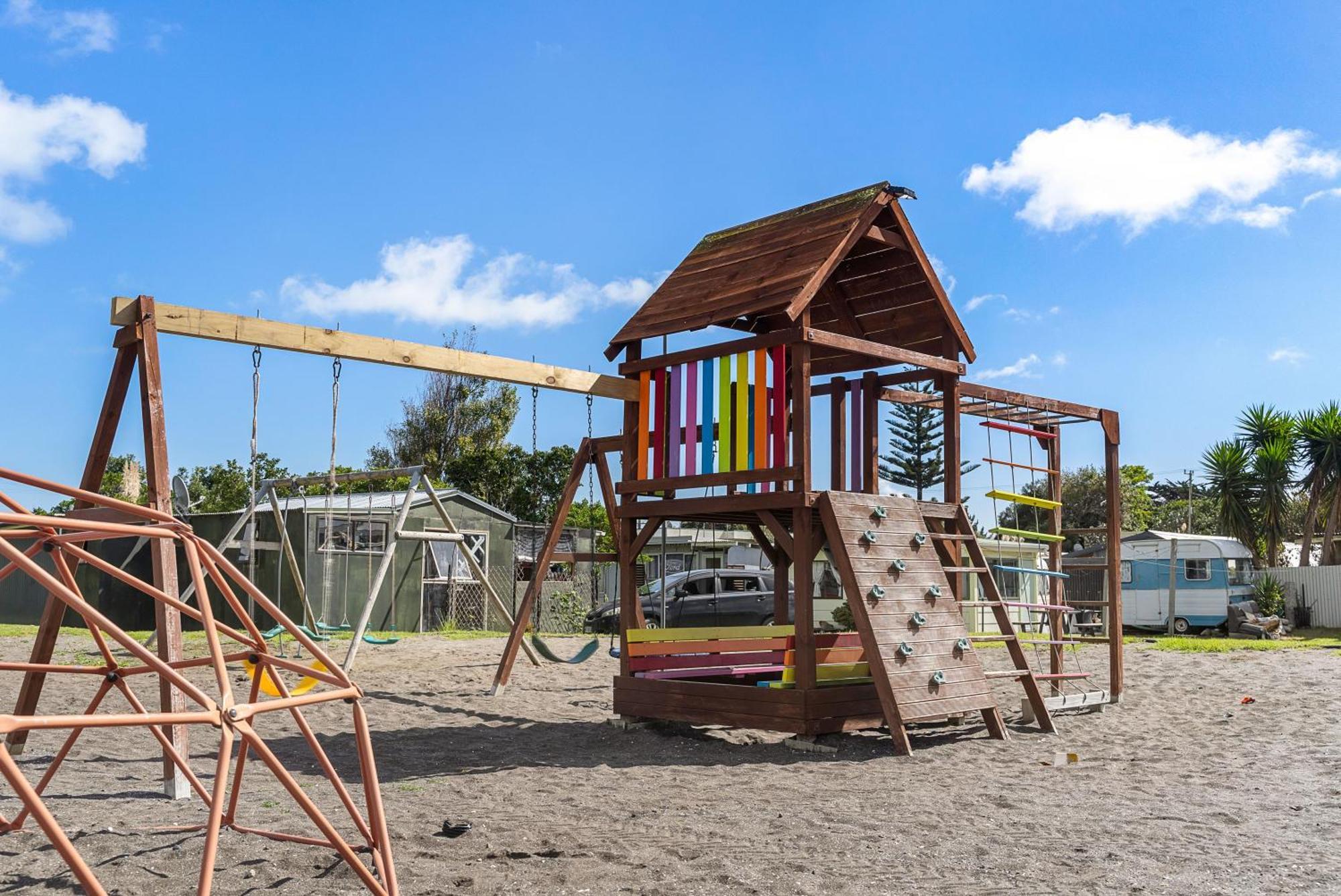 Port Waikato Holiday Park Εξωτερικό φωτογραφία