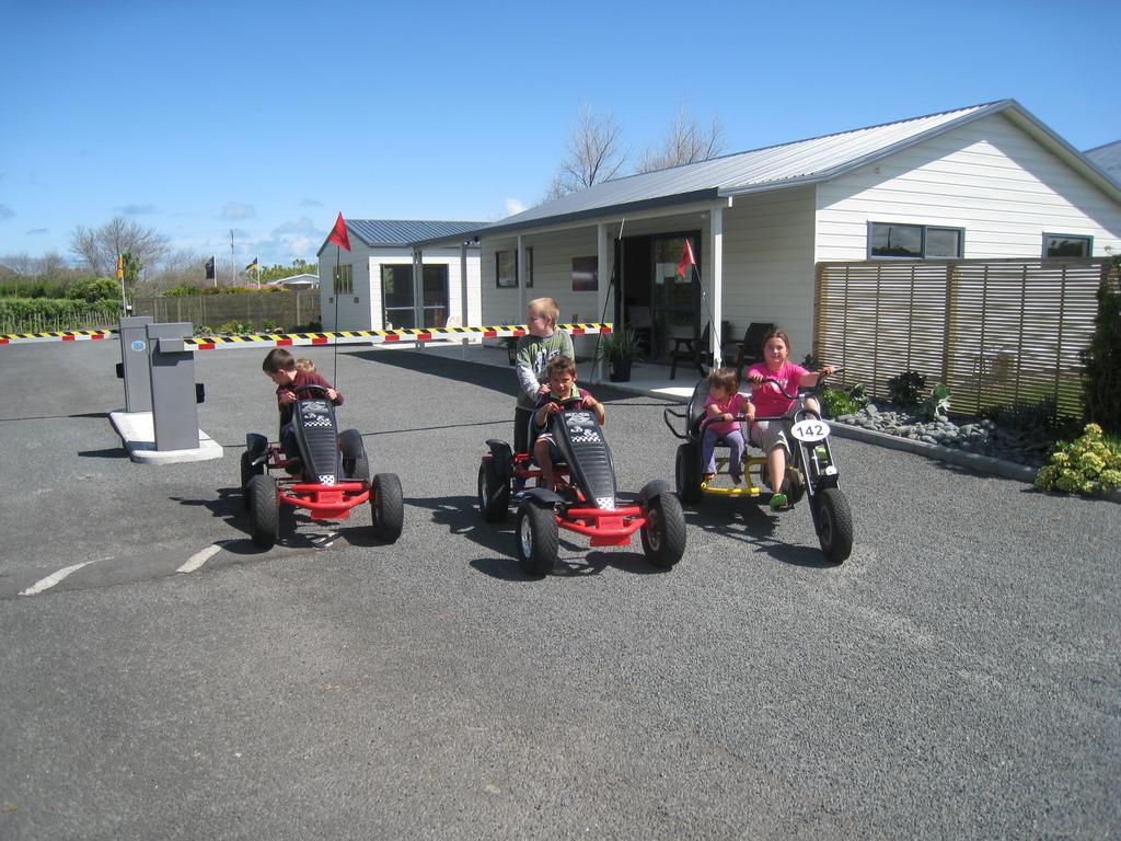 Port Waikato Holiday Park Εξωτερικό φωτογραφία